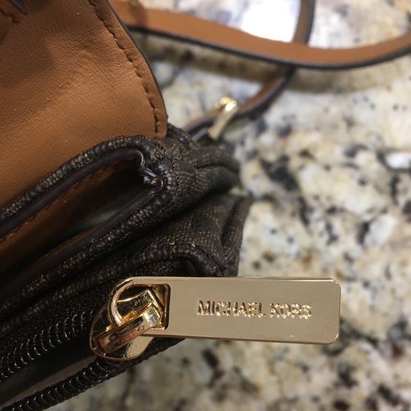 Michael Kors Fulton Logo Crossbody - Picture 6 of 11